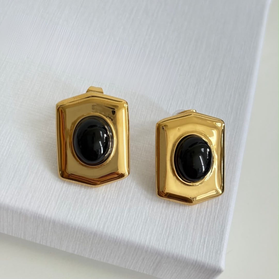 Vintage Stone Earring