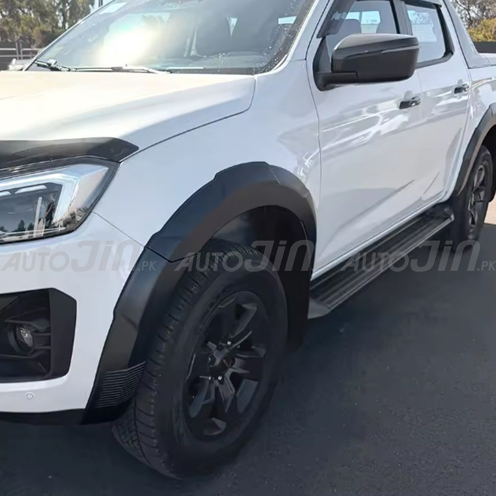 Isuzu D-Max 2024-2026 Matte Black Over Fender