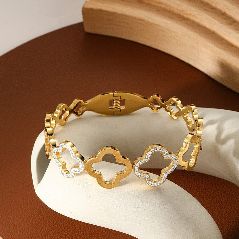 Luxe Open-Clover Sparkle Link Bangle