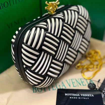 Bottega Venet Clutch-Box Packaging
