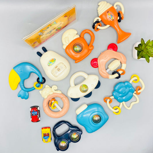 10 Pieces Animal And UFO Shape Rattle Box