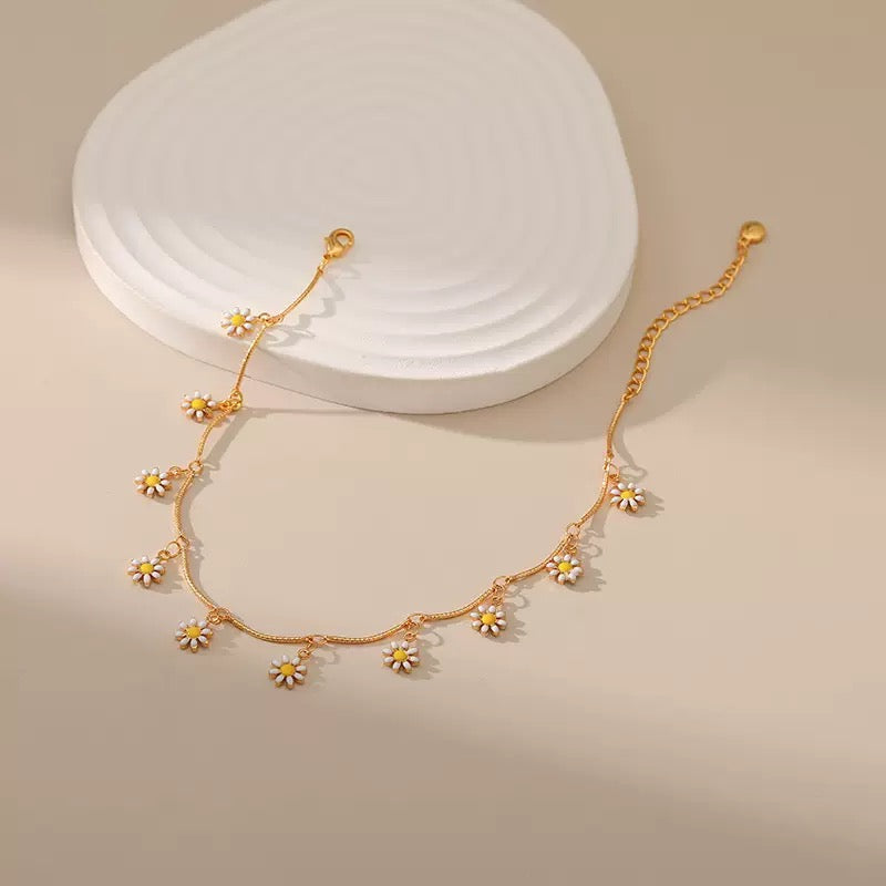 Gold-Plated Daisy Charm Anklet