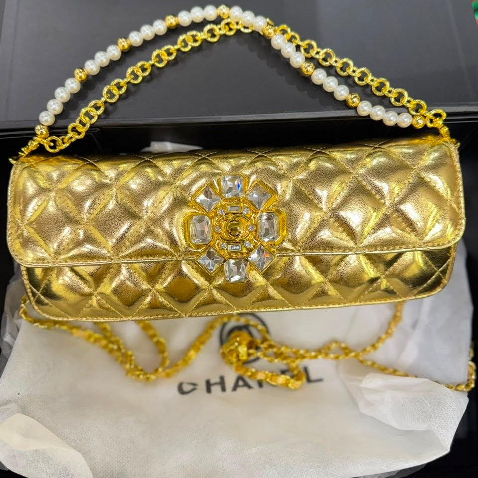 CHANEL Cutch Bag-Magnetic Box