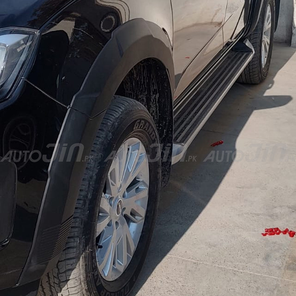Isuzu D-Max 2024-2026 Matte Black Over Fender