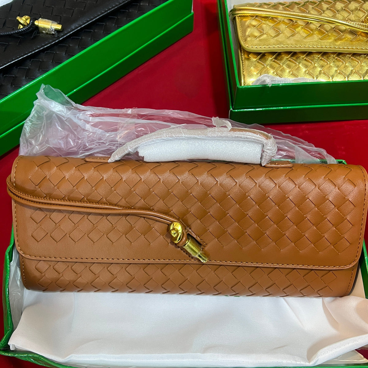 BOTTEGA VENETA Andiamo Clutch-Box Packing