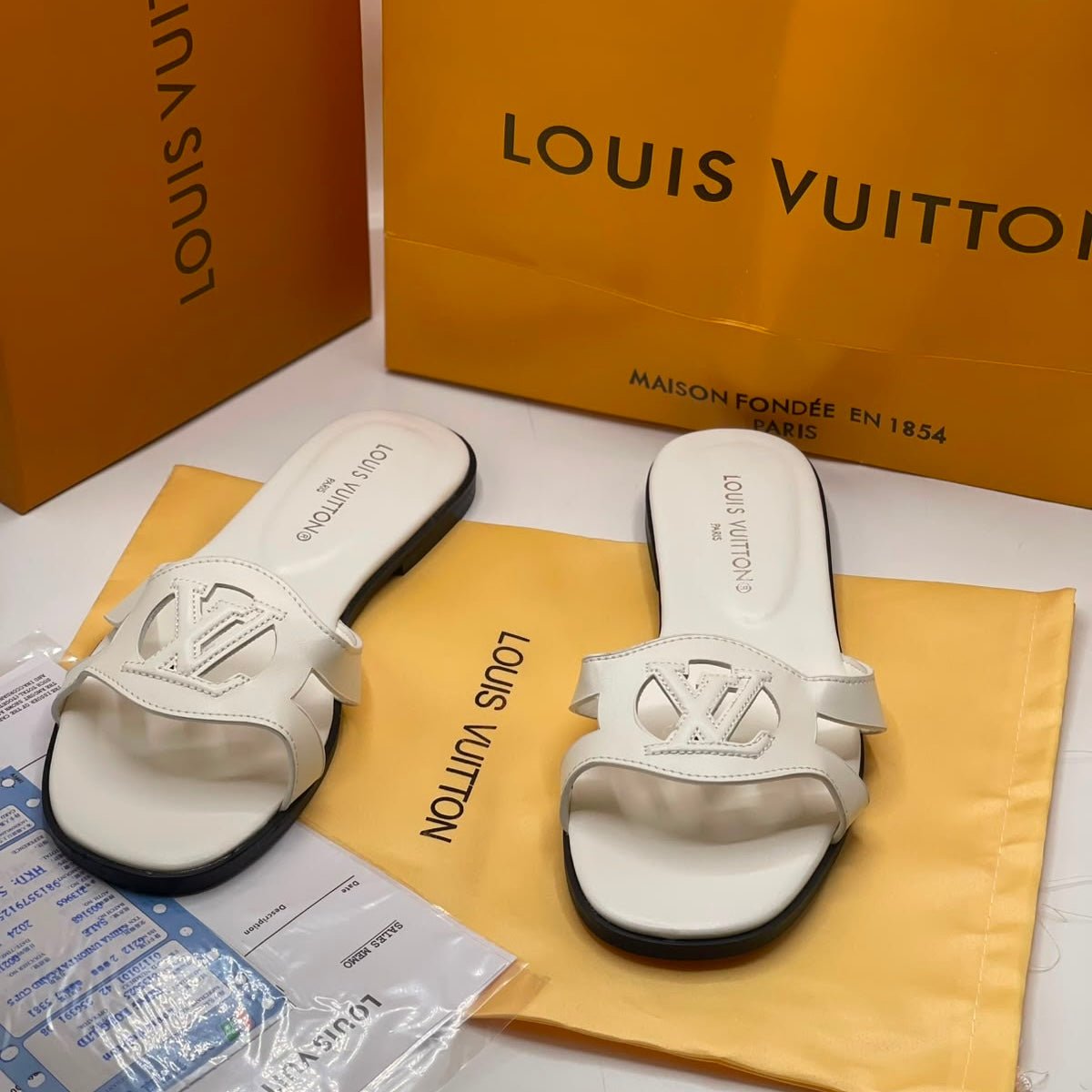 Louis Vuitton Calfskin LV Isola Flat Sandals-Box Packing