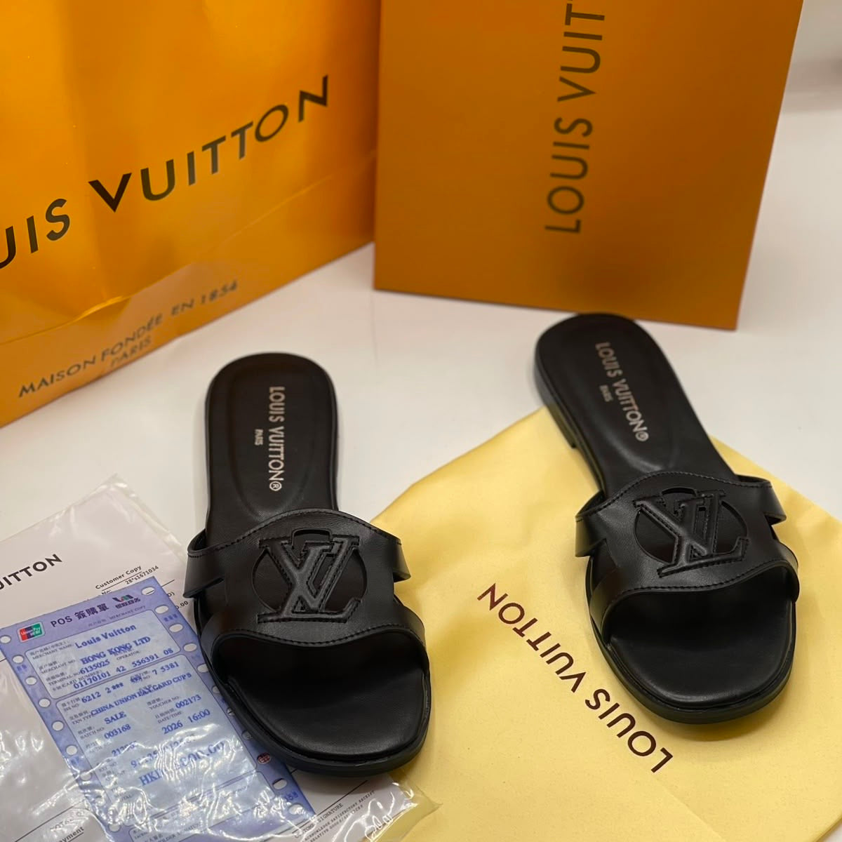 Louis Vuitton Calfskin LV Isola Flat Sandals-Box Packing