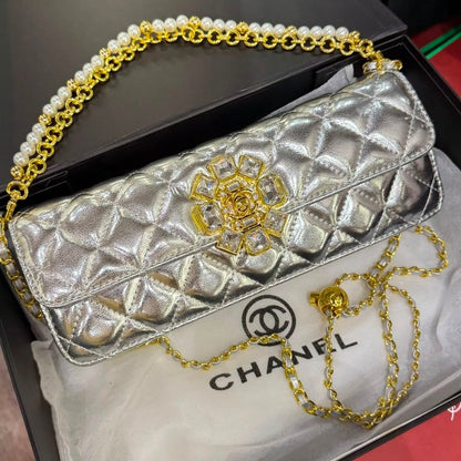 CHANEL Cutch Bag-Magnetic Box