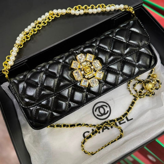 CHANEL Cutch Bag-Magnetic Box