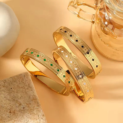 Vintage Engraved Clover Green Enamel Bangle
