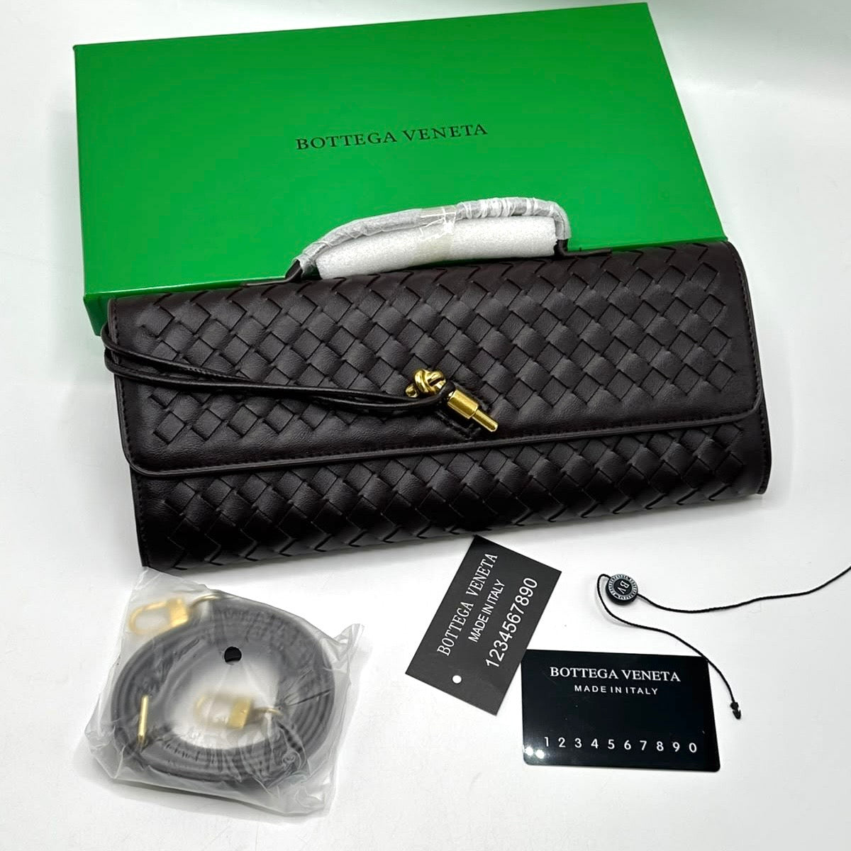 BOTTEGA VENETA Andiamo Clutch-Box Packing