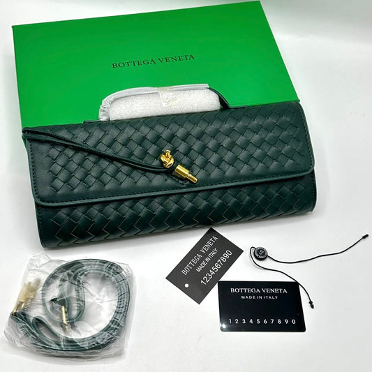 BOTTEGA VENETA Andiamo Clutch-Box Packing