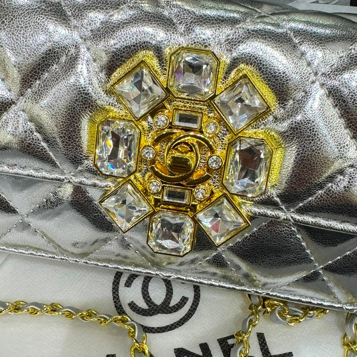 CHANEL Cutch Bag-Magnetic Box