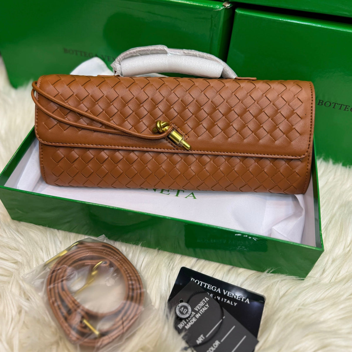 BOTTEGA VENETA Andiamo Clutch-Box Packing
