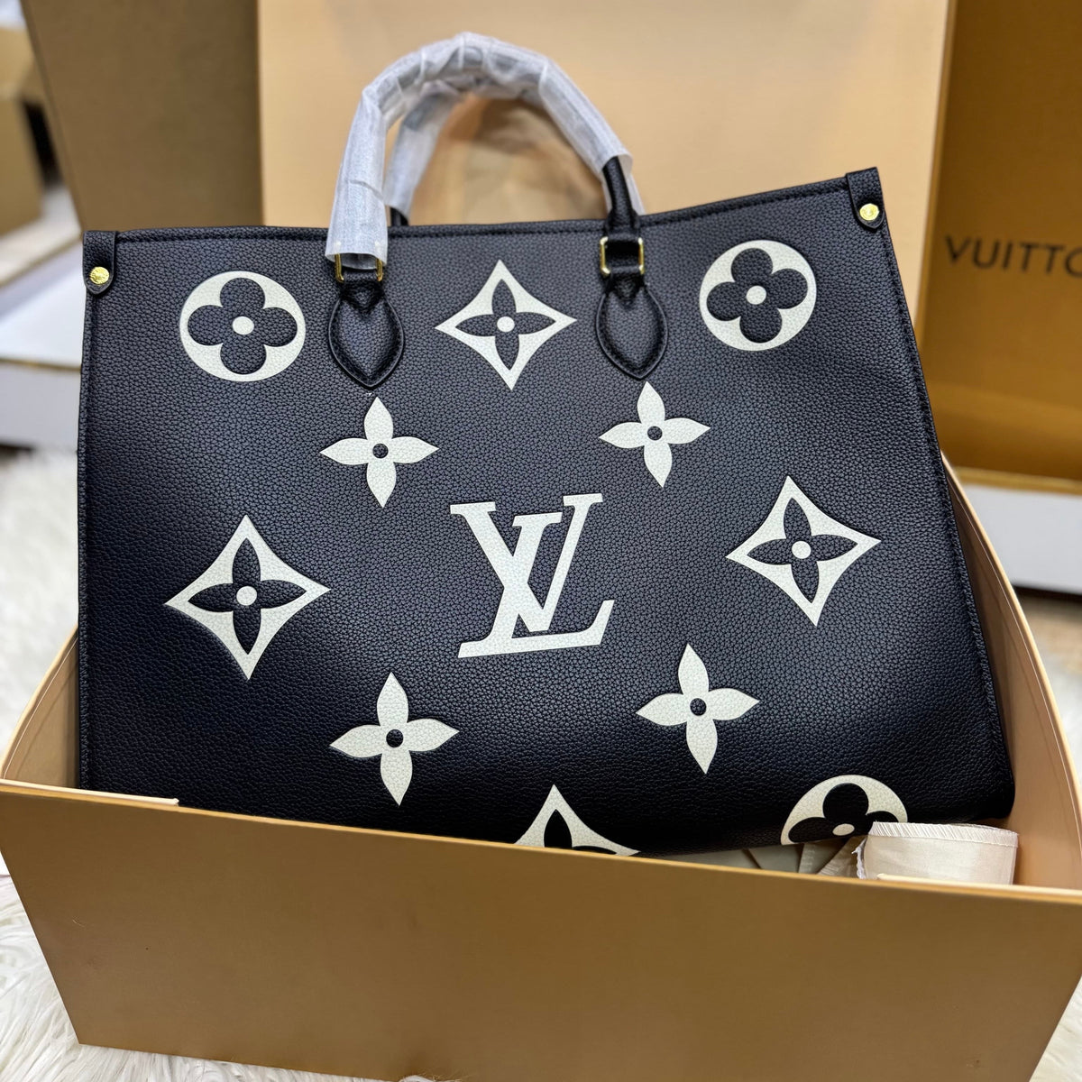 Louis Vuitton On The Go BB Bicolor Monogram Handbag Large - Magnetic Box