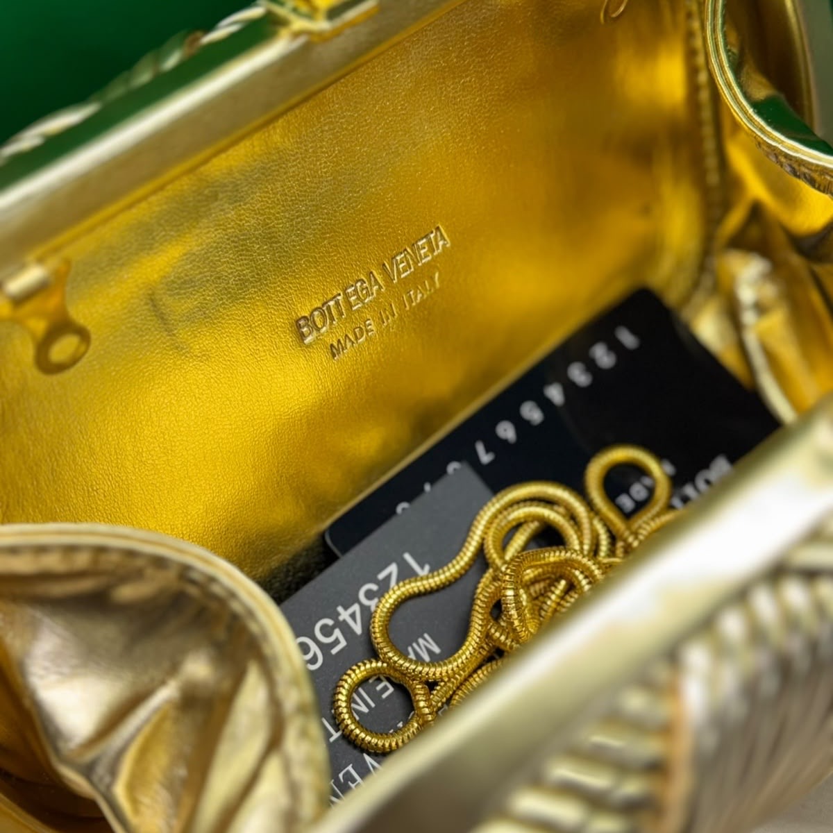 Bottega Venet Clutch-Box Packaging