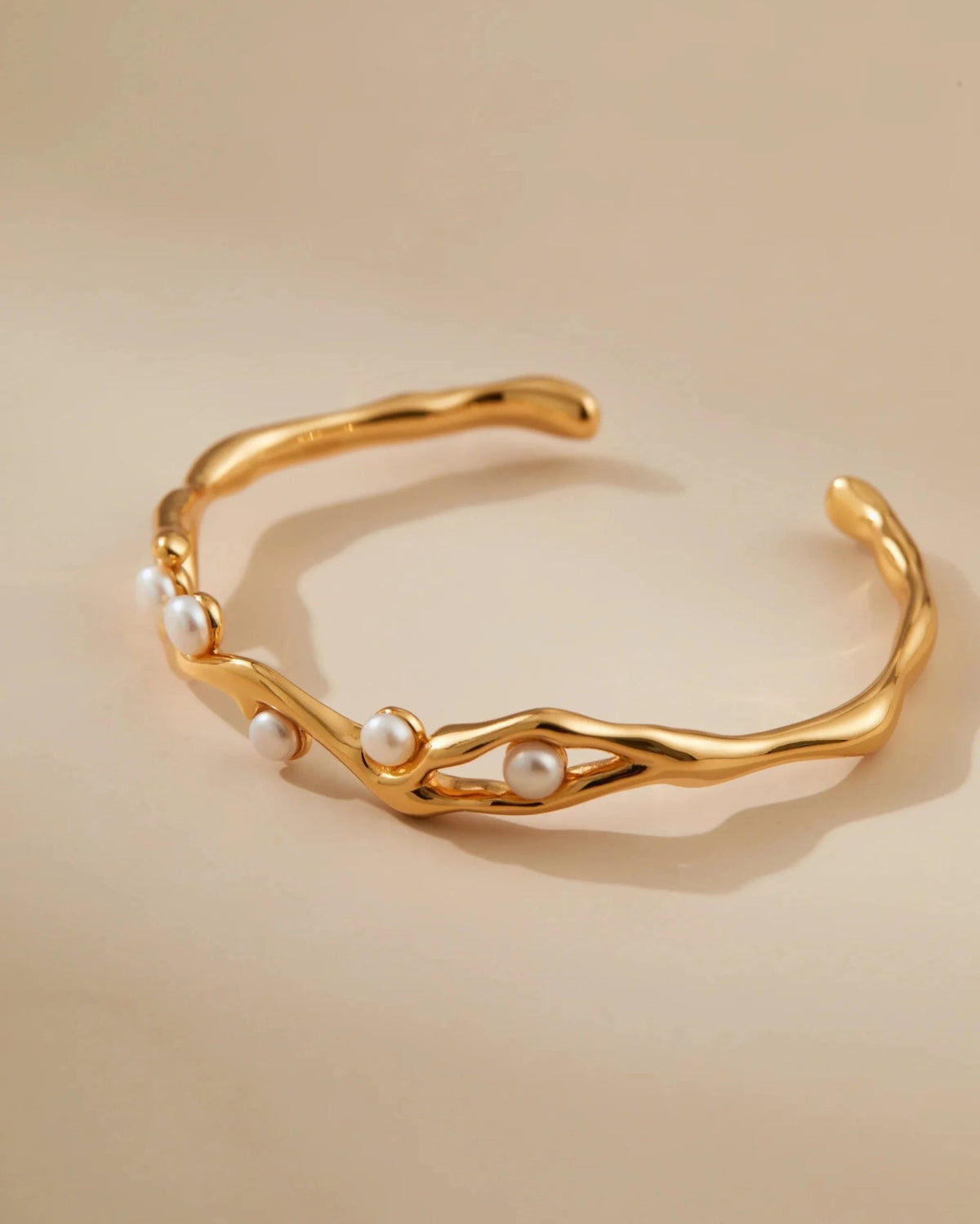 Pearl cuff
