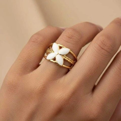 Minimal Flower Ring (adjustable)