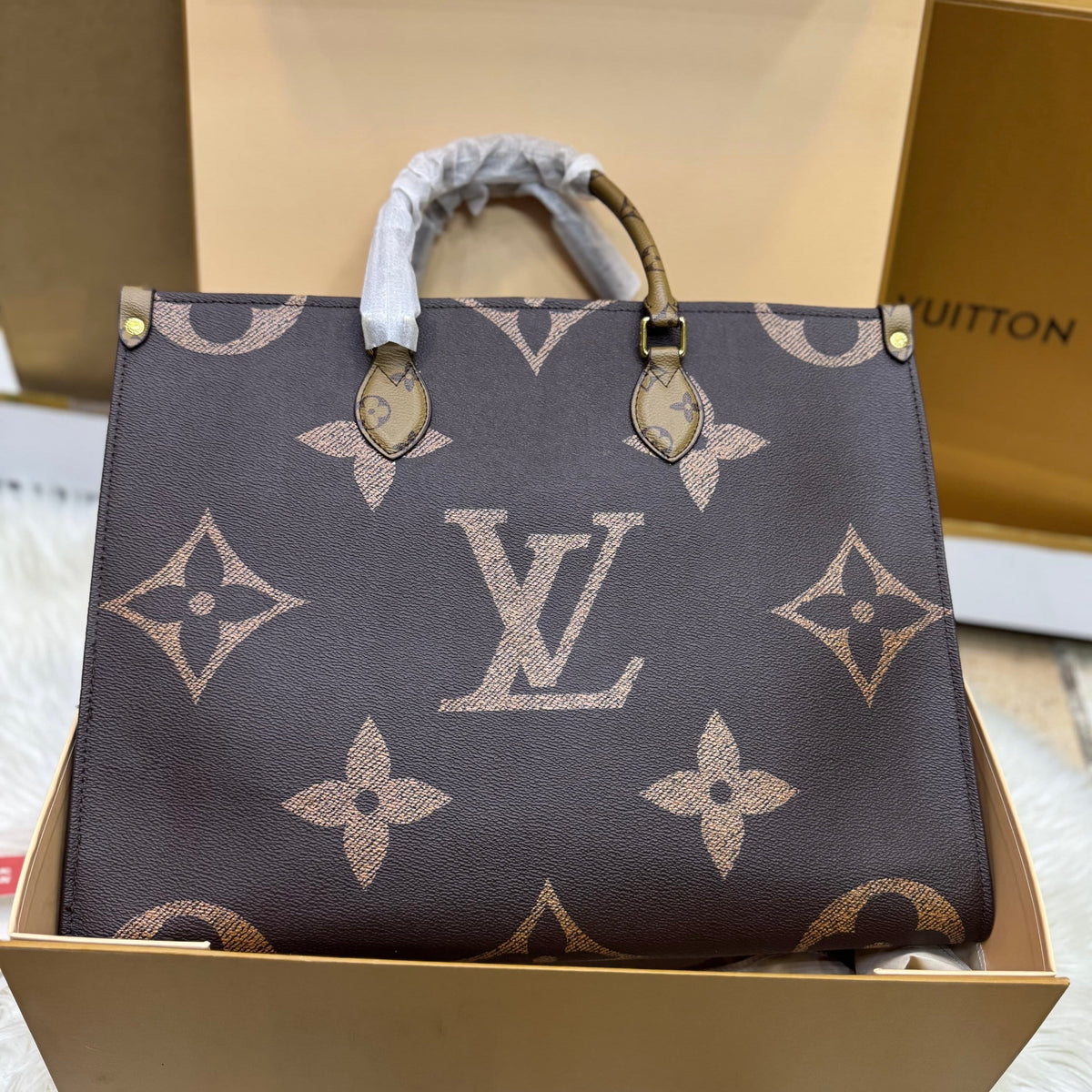 Louis Vuitton On The Go BB Bicolor Monogram Handbag Large - Magnetic Box