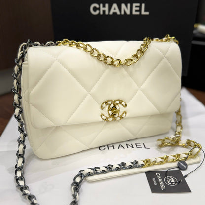 CHANEL 19 Flap Bag-Box Packaging
