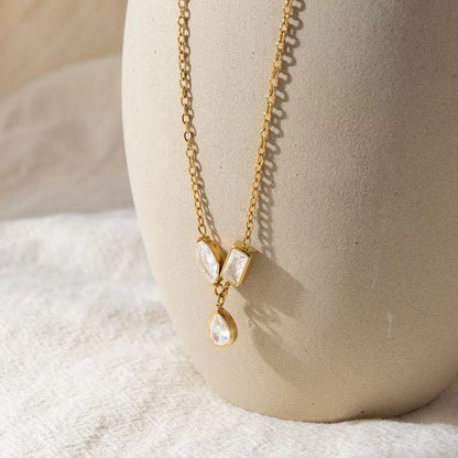 Lumi�re Trio Crystal Necklace