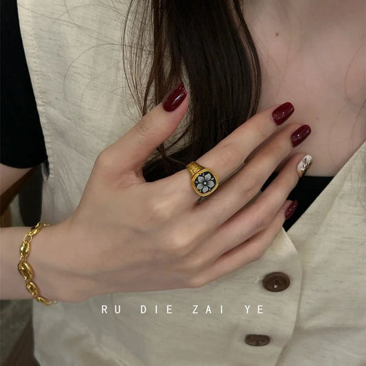 Noir Bloom Adjustable Ring