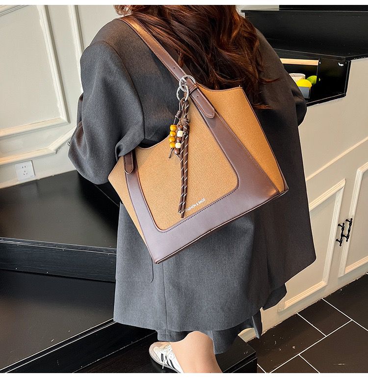 Seoul Space Tote