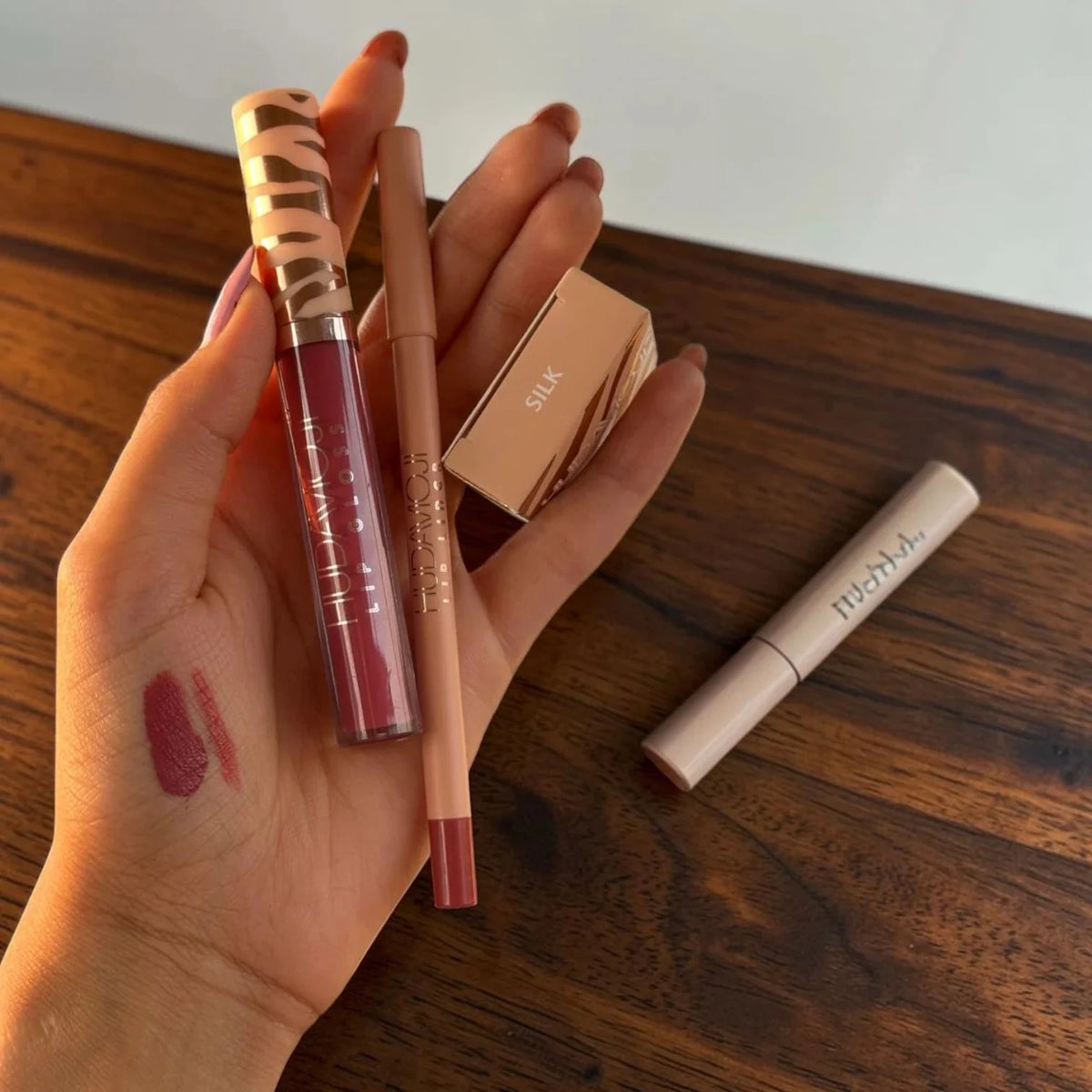 Huda Moji 2 in 1 Lip Liner & Gloss - The Effect Online