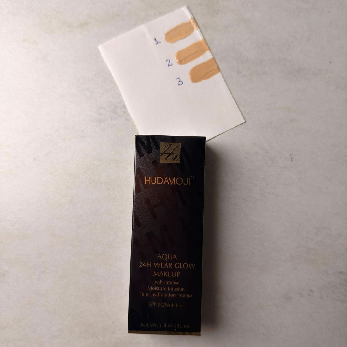 Hudamoji 24H wear glow foundation