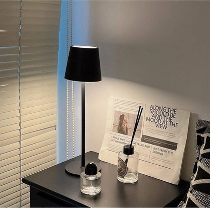 Minimalist Modern Table Lamp – Sleek Matte Black & White Design