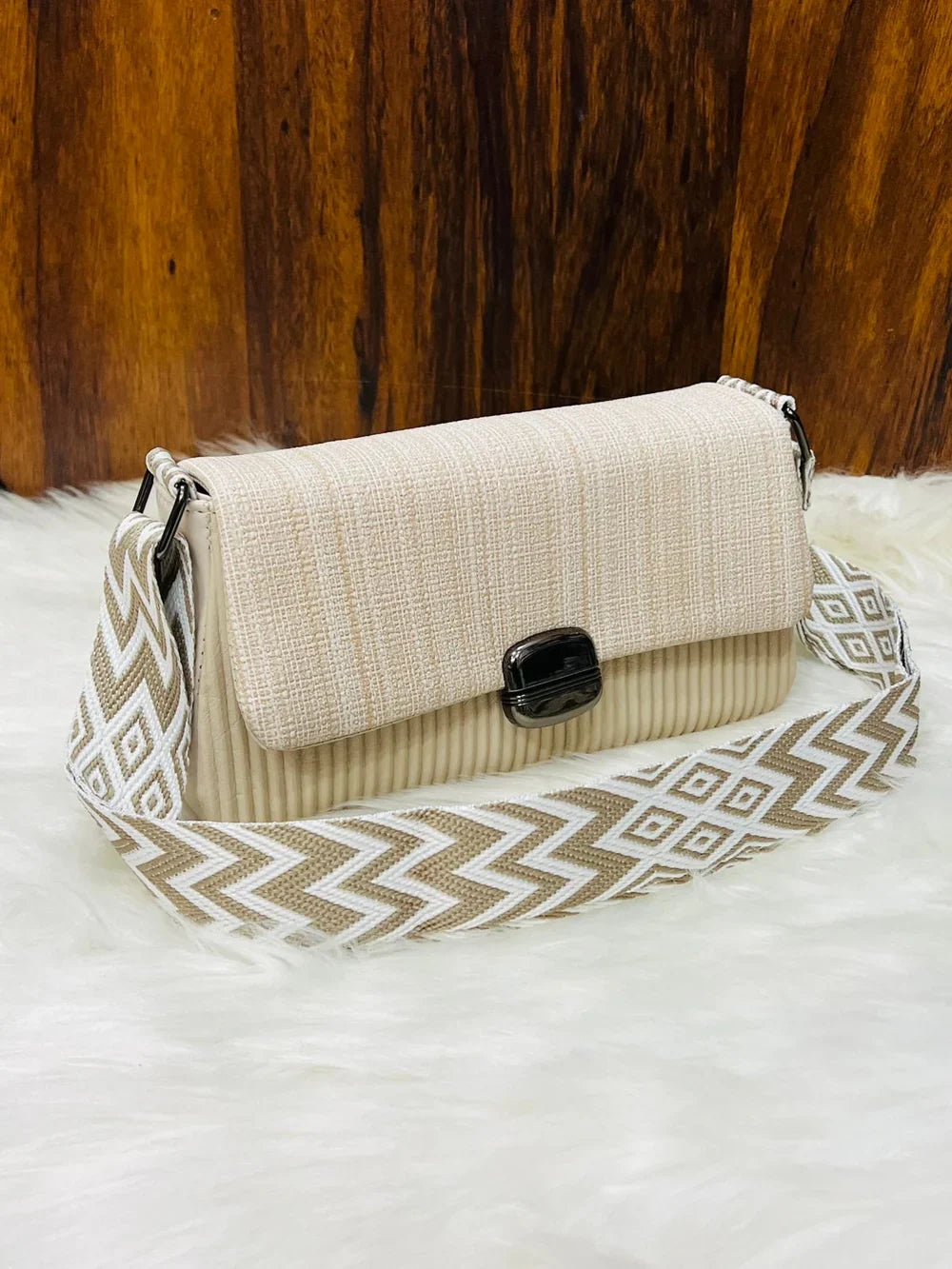Fleen Crossbody